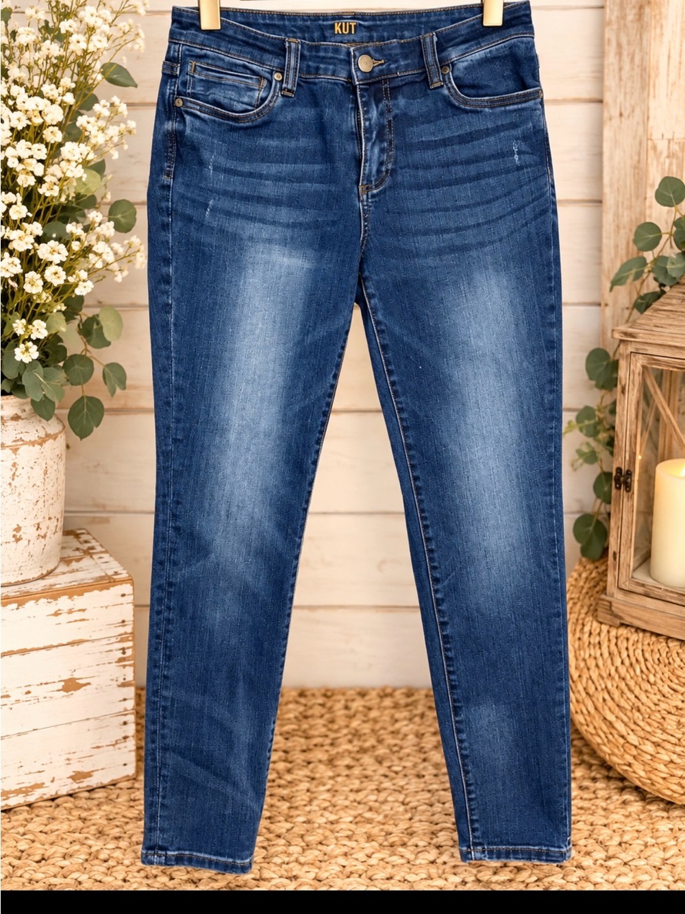 Kut from the Kloth Indigo Skinny Jeans with Faded Detail size 8